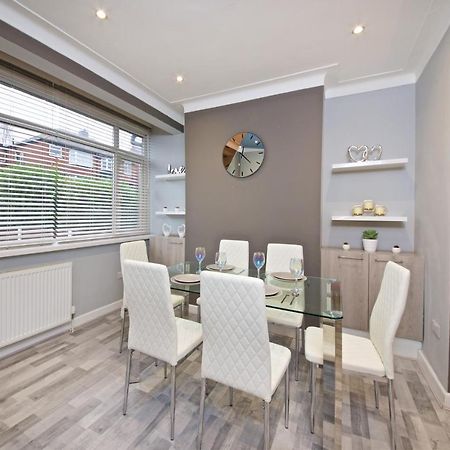 Beautiful Cozy Home With Free Parking Manchester Exterior foto