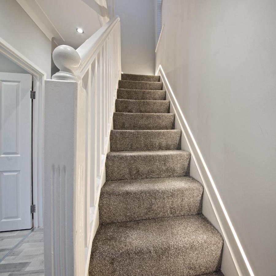 Beautiful Cozy Home With Free Parking Manchester Exterior foto
