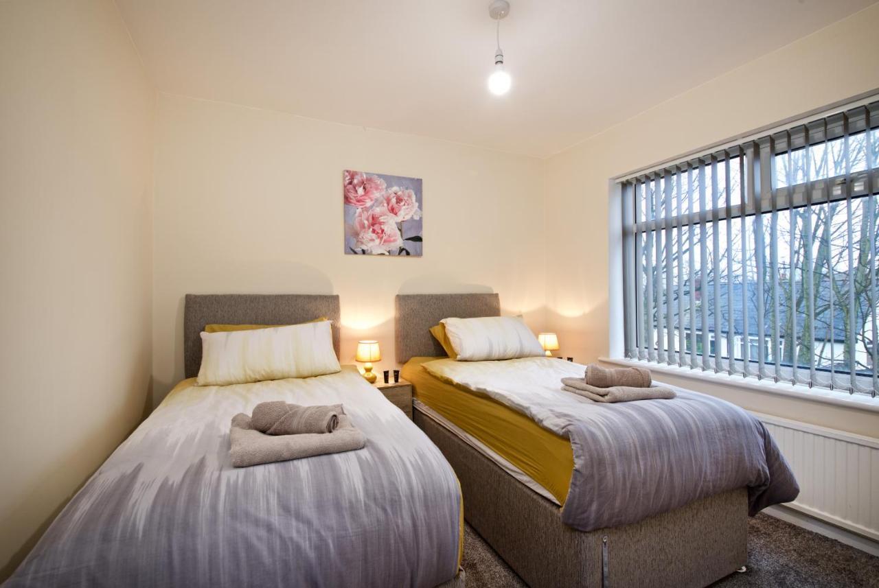 Beautiful Cozy Home With Free Parking Manchester Exterior foto
