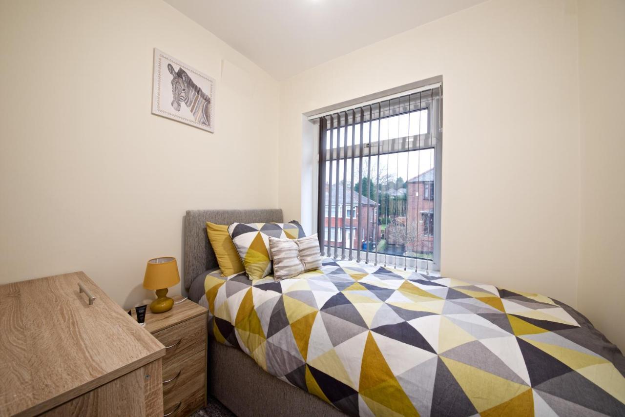 Beautiful Cozy Home With Free Parking Manchester Exterior foto