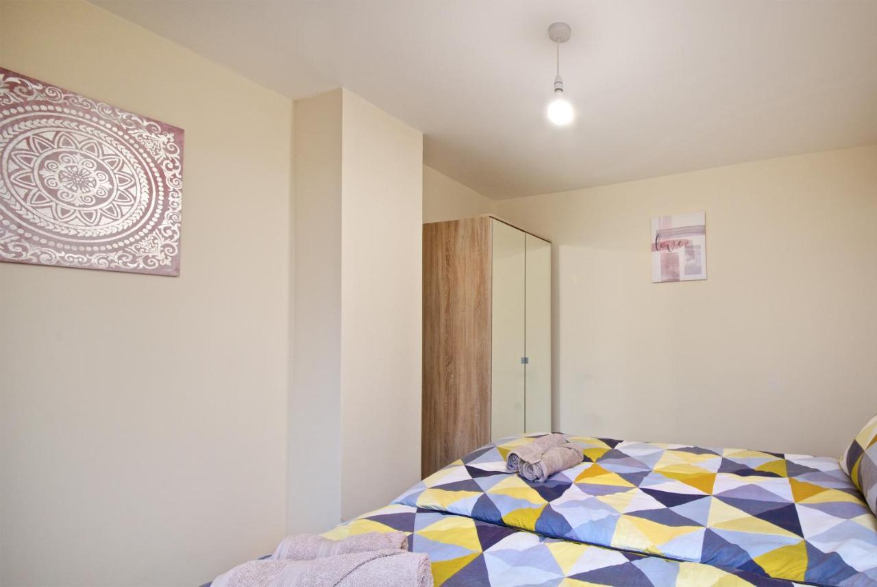 Beautiful Cozy Home With Free Parking Manchester Exterior foto